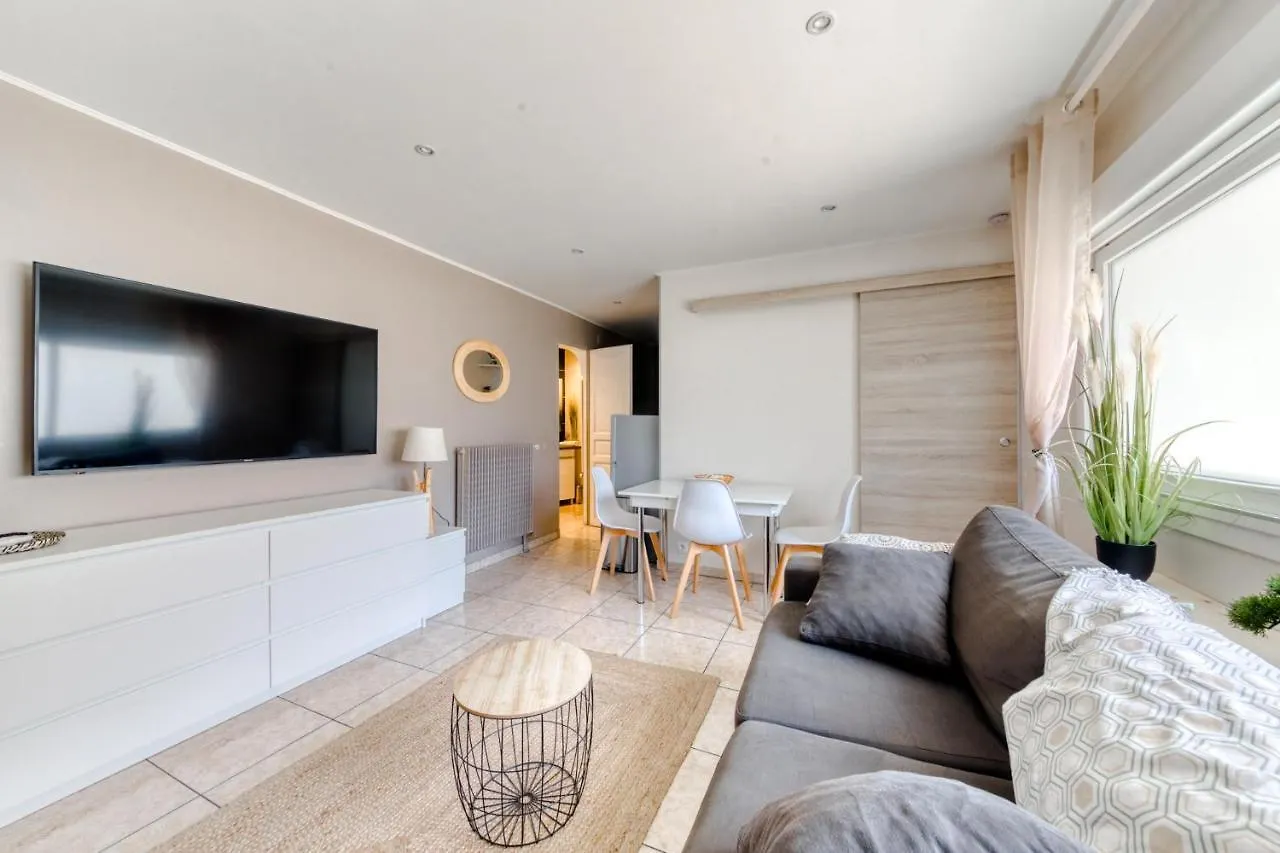 Cosy Apartment + Secured Parking Cannes